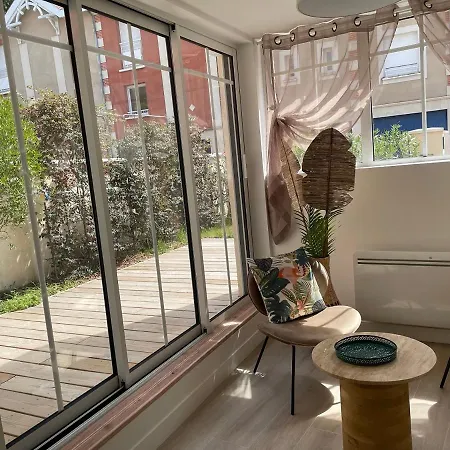 La Mandarine Sur آركاشو